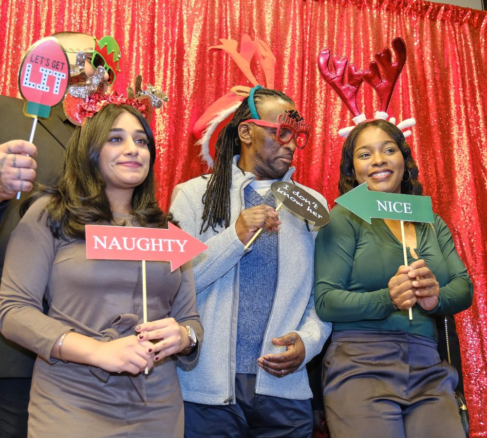photoworks-compnay-holiday-photobooth-toronto